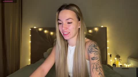 Snapshot of watergirl_ chatting on January 2025 11:10:02 PM Im saving up for a new car help me online show from January 2025 11:10:02 PM