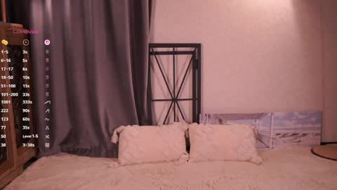 Lily online show from April 2026 04:33:02 PM