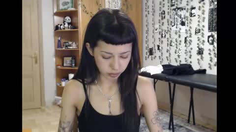 Mina online show from October 2025 01:07:02 AM