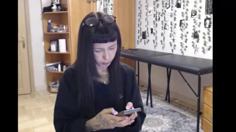 Mina online show from November 2025 09:36:02 PM