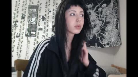 Mina online show from April 2026 09:43:01 PM