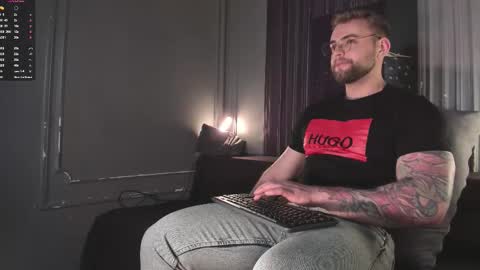 Wayne online show from October 2025 04:53:02 AM