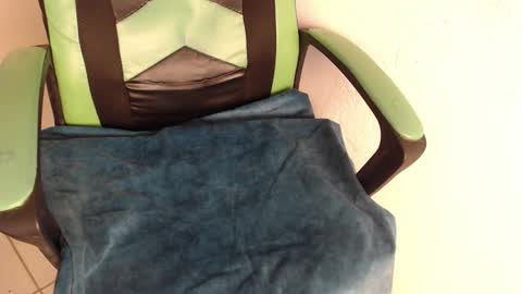 Trixie 3 online show from November 2025 01:28:01 PM