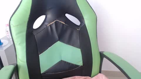 Trixie 3 online show from April 2026 12:21:01 PM