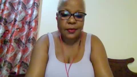 weaverbird25 online show from February 2026 09:23:01 PM