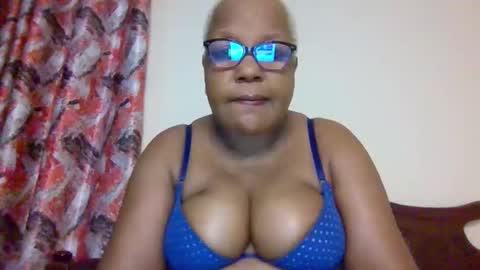 weaverbird25 online show from March 2026 08:59:02 PM