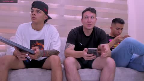 Jhonny Dick  his neighbors. online show from January 2025 04:40:01 PM