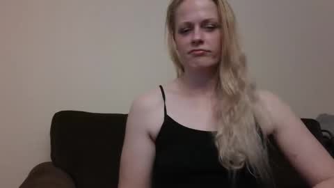 Snapshot of webcumcouple chatting on April 2026 05:32:02 AM HayleyJay online show from April 2026 05:32:02 AM