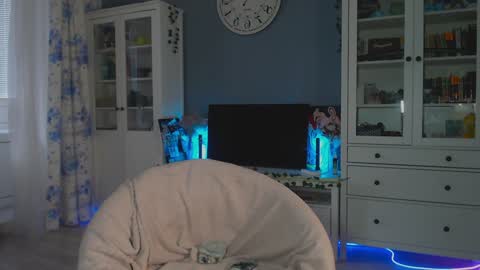 Snapshot of weed_princesss chatting on December 2024 11:26:01 AM moon online show from December 2024 11:26:01 AM