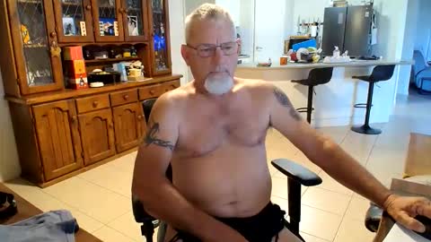Wellhelloo online show from May 2026 12:16:02 AM