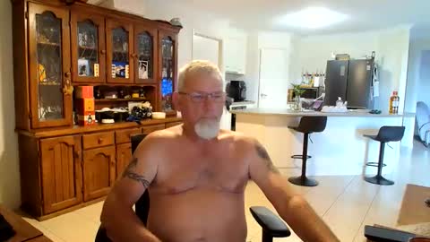 Wellhelloo online show from May 2026 05:25:01 AM