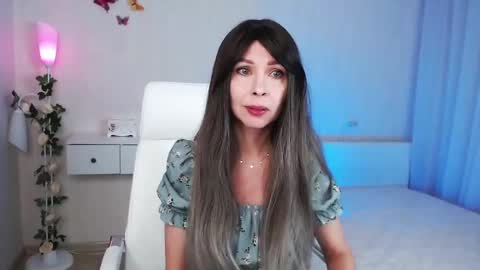 Wendi Foster online show from December 2024 07:18:01 PM