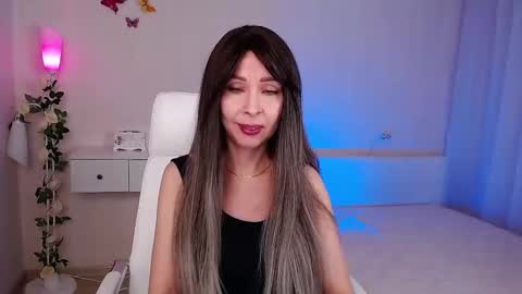 Wendi Foster online show from February 2025 06:24:01 PM