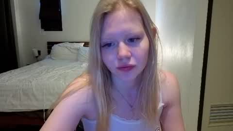 Snapshot of wendy_228 chatting on June 2026 02:27:02 AM Wendy online show from June 2026 02:27:02 AM