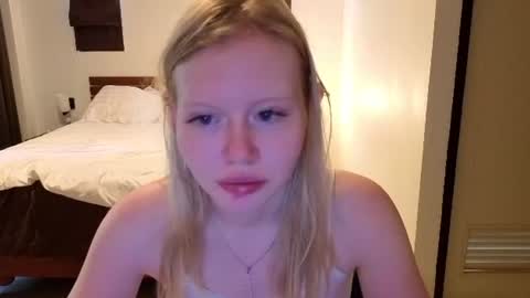 Snapshot of wendy_228 chatting on July 2026 03:34:01 AM Wendy online show from July 2026 03:34:01 AM
