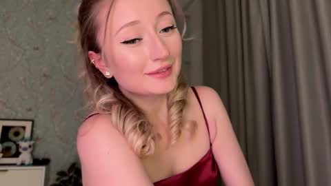 Daisy    online show from November 2025 05:04:01 PM