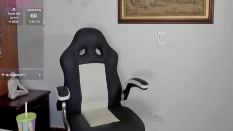 Wendy Marshall  online show from November 2025 07:24:01 PM