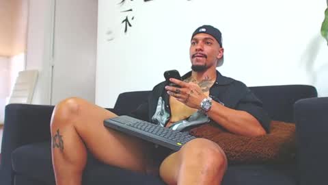 Wesley Rogger online show from December 2024 09:35:01 PM