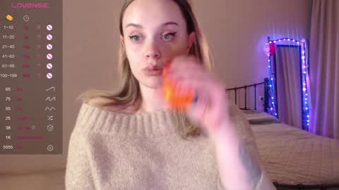 Lana online show from January 2025 07:43:01 PM