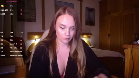 Snapshot of wet_lana chatting on May 2026 08:14:02 PM Lana online show from May 2026 08:14:02 PM