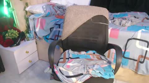 Snapshot of wet_my_pussyyy chatting on March 2025 08:55:01 PM lucy online show from March 2025 08:55:01 PM