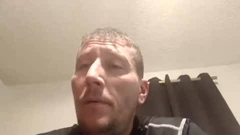 wetduck77777 online show from December 2025 04:00:02 AM