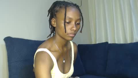 Snapshot of wetfreakym chatting on April 2026 12:25:01 PM Bella online show from April 2026 12:25:01 PM