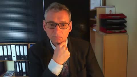 Franz online show from March 2025 09:06:02 AM