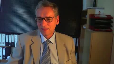 Franz online show from September 2025 03:25:01 PM