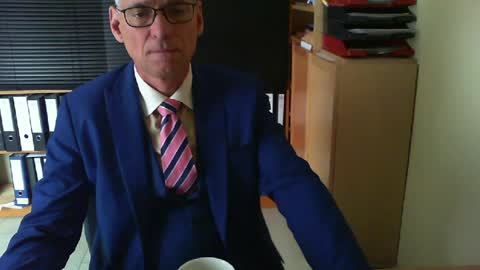 Snapshot of wetsuitedman chatting on June 2026 05:43:01 AM Franz online show from June 2026 05:43:01 AM