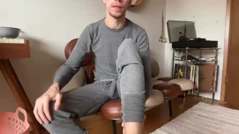 Snapshot of whatthefoot chatting on December 2025 09:21:01 PM whatthefoot online show from December 2025 09:21:01 PM