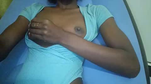 Whinebby online show from November 2025 08:43:01 PM