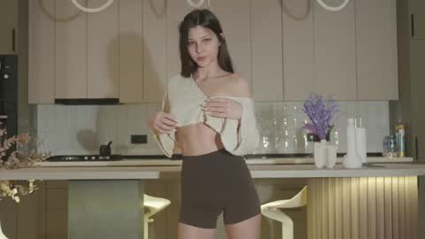 Naomi online show from November 2025 02:23:02 AM