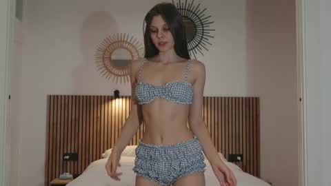 Naomi online show from May 2026 08:49:02 PM