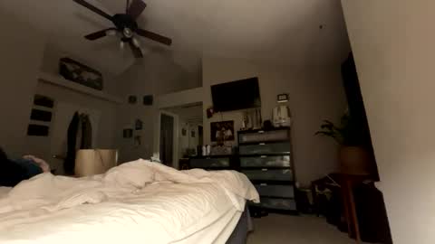 Whisper online show from November 2025 05:54:01 AM