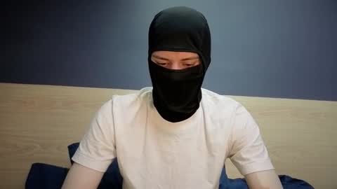 whispero_o online show from December 2025 05:33:02 PM