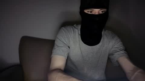 whispero_o online show from December 2025 12:43:01 PM