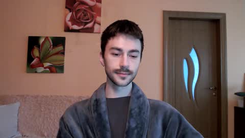 Snapshot of white_sport chatting on October 2025 12:13:02 PM Tom online show from October 2025 12:13:02 PM