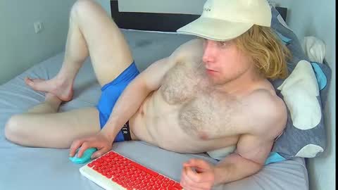 whitebars22 online show from June 2026 05:20:01 AM