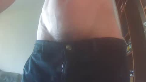 Snapshot of whiteduke81 chatting on May 2026 04:04:01 PM Whiteduke online show from May 2026 04:04:01 PM