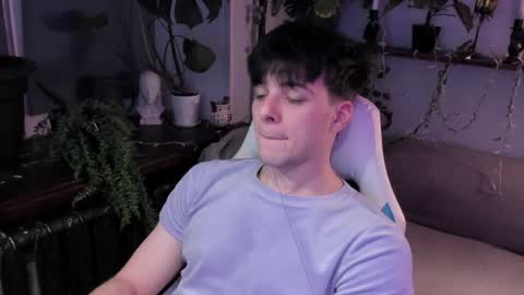 Snapshot of whiteegrimm chatting on December 2024 09:17:01 PM Gus online show from December 2024 09:17:01 PM