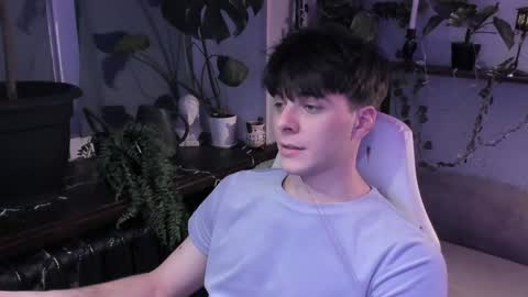 Snapshot of whiteegrimm chatting on December 2024 03:33:02 PM Gus online show from December 2024 03:33:02 PM