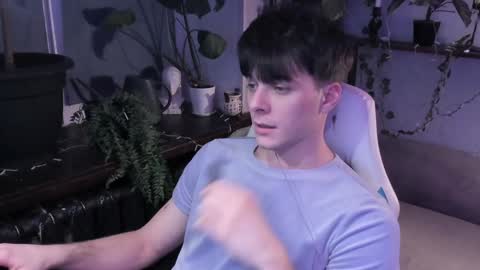 Snapshot of whiteegrimm chatting on December 2024 06:35:02 PM Gus online show from December 2024 06:35:02 PM