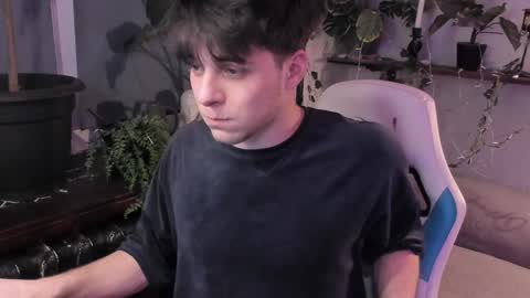 Snapshot of whiteegrimm chatting on December 2024 06:16:01 PM Gus online show from December 2024 06:16:01 PM