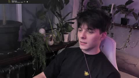 Snapshot of whiteegrimm chatting on December 2024 09:18:02 PM Gus online show from December 2024 09:18:02 PM