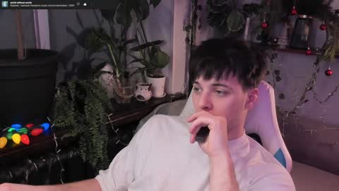 Snapshot of whiteegrimm chatting on December 2024 08:07:01 PM Gus online show from December 2024 08:07:01 PM