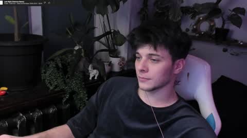 Snapshot of whiteegrimm chatting on January 2025 05:31:01 PM Gus online show from January 2025 05:31:01 PM