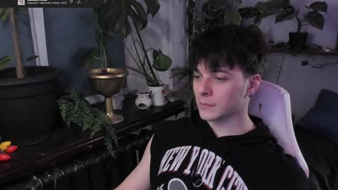 Snapshot of whiteegrimm chatting on January 2025 06:31:01 PM Gus online show from January 2025 06:31:01 PM