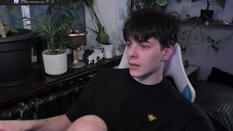 Snapshot of whiteegrimm chatting on February 2025 06:45:02 PM Gus online show from February 2025 06:45:02 PM