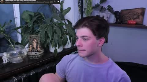 Snapshot of whiteegrimm chatting on October 2025 06:40:01 PM Gus online show from October 2025 06:40:01 PM